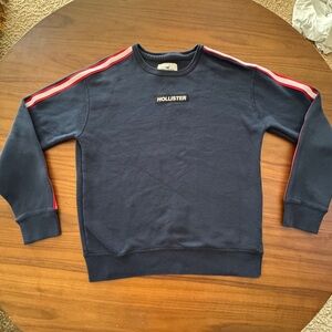 Hollister Men's Navy Sweater with Red Accents